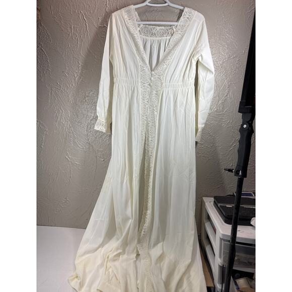 Miss Elaine Semi Sheer Ivory‎ Lace Trim Robe Peignoir Lingerie Nightgown Vintage - Picture 1 of 10